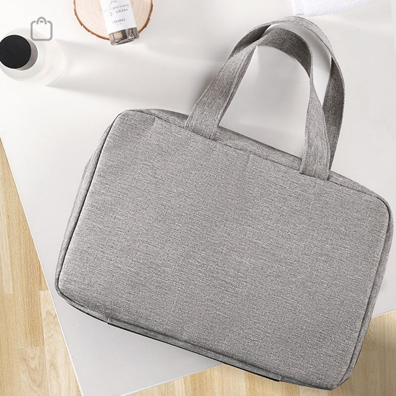 Four-Fold Hanging Toiletry Bag – Wet & Dry